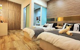 Ipoh City Modern Homestay Octagon 5-7 Pax Apartment Suite Free Parking By City Home Empire